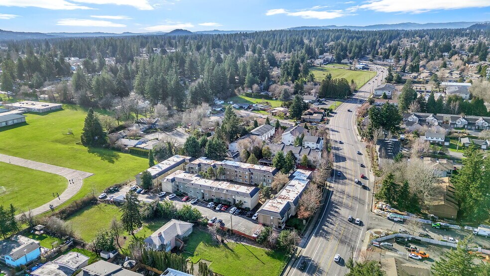 More Photos Of 17014-17062 NE Halsey St, Portland Apartments For Sale