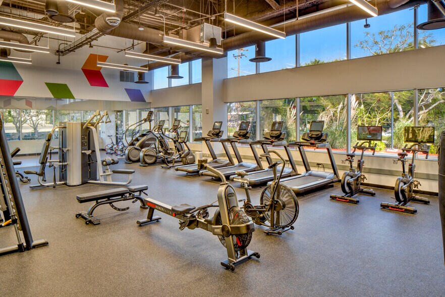 More Photos Of 3415 S Sepulveda Blvd, Los Angeles Office For Lease