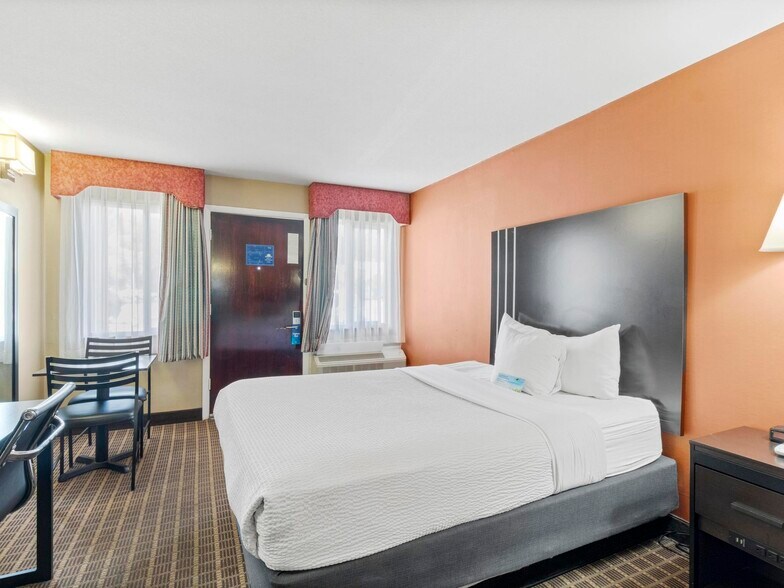 More Photos Of 1500 Idaho St, Elko Hotel For Sale