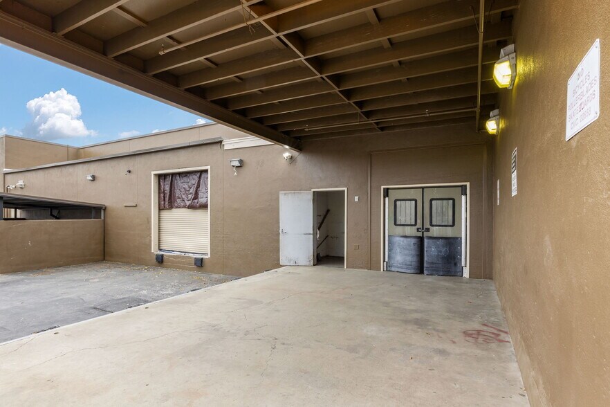 More Photos Of 106-108 W Main St, Woodland General Retail For Sale