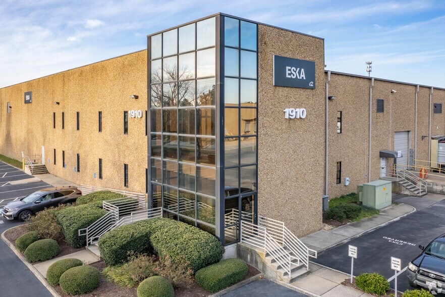 More Photos Of 1910 Campostella Rd, Chesapeake Distribution For Lease