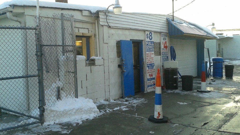 More Photos Of 8600 Fenkell St, Detroit Carwash For Sale
