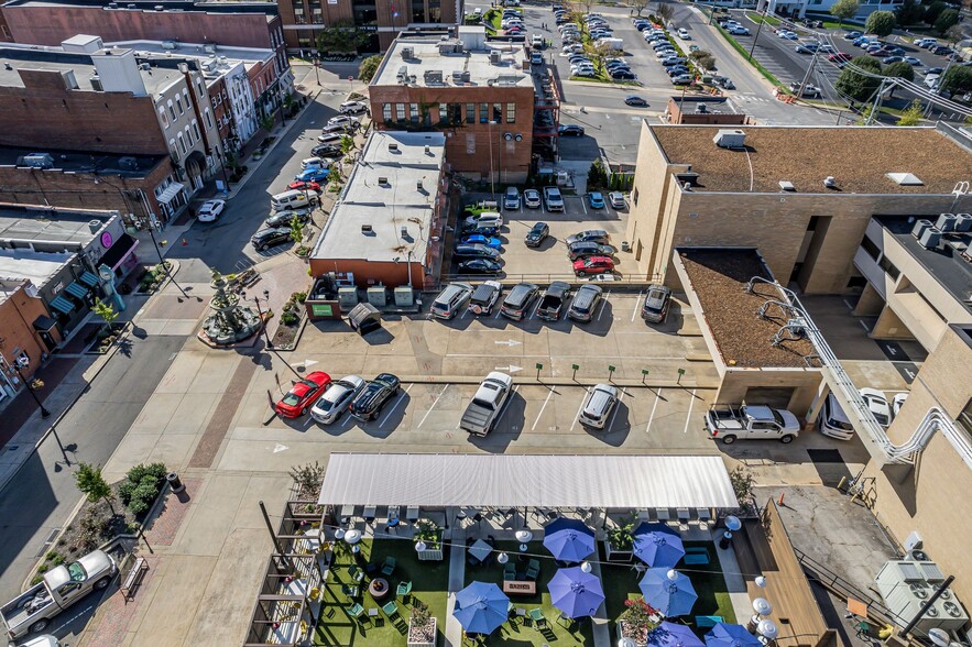 More Photos Of 131 Strawberry Alley Aly, Clarksville General Retail For Lease