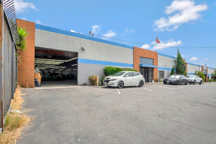 Primary Photo Of 7314 Radford Ave, North Hollywood Manufacturing For Lease