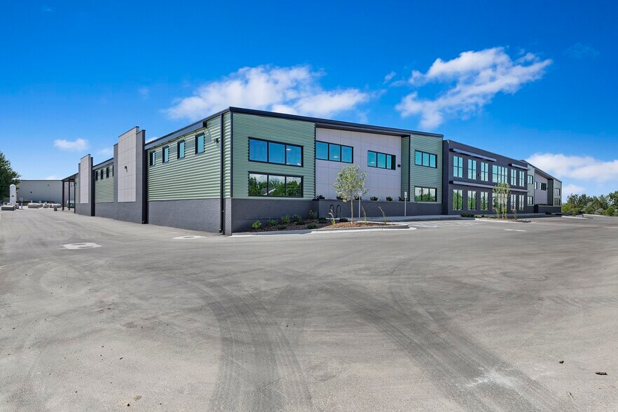 More Photos Of 335 S Locust Grove Rd, Meridian Manufacturing For Sale
