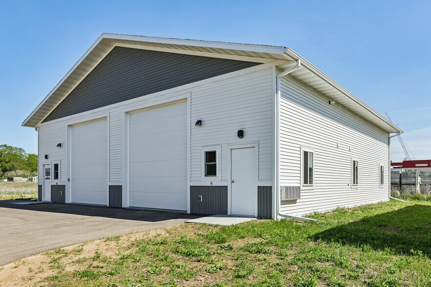More Photos Of 407 Wengel dr, Reedsburg Light Manufacturing For Sale