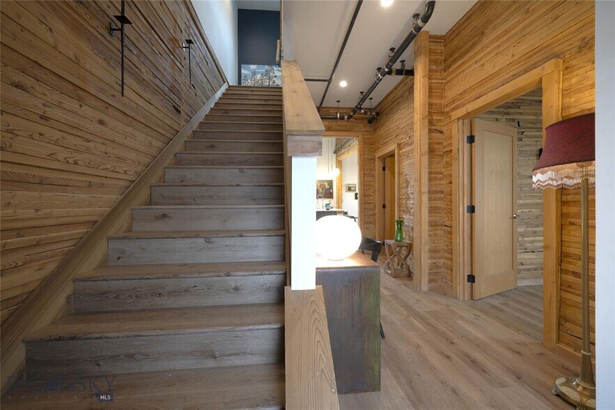 More Photos Of 924 E Park St, Livingston Apartments For Sale