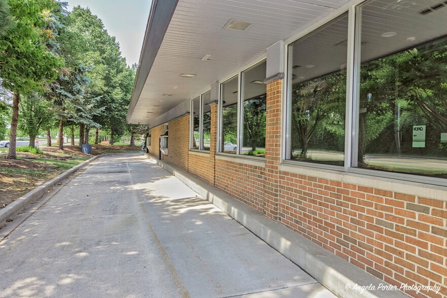 More Photos Of 1440 Grand Ave, Lindenhurst Restaurant For Sale