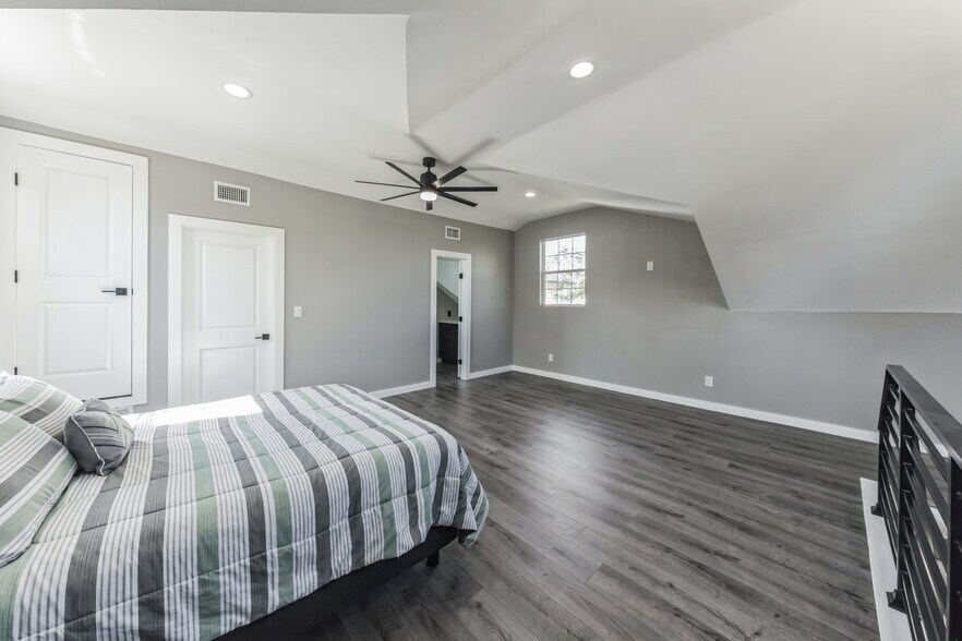 More Photos Of 6111 Atwood St, Austin Multifamily For Sale