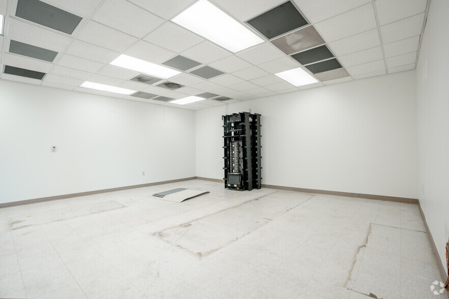 More Photos Of 1512 E Franklin St, Chapel Hill Unknown For Lease