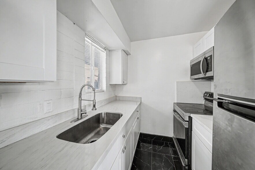 More Photos Of 4028 S 15th St, Phoenix Multifamily For Sale