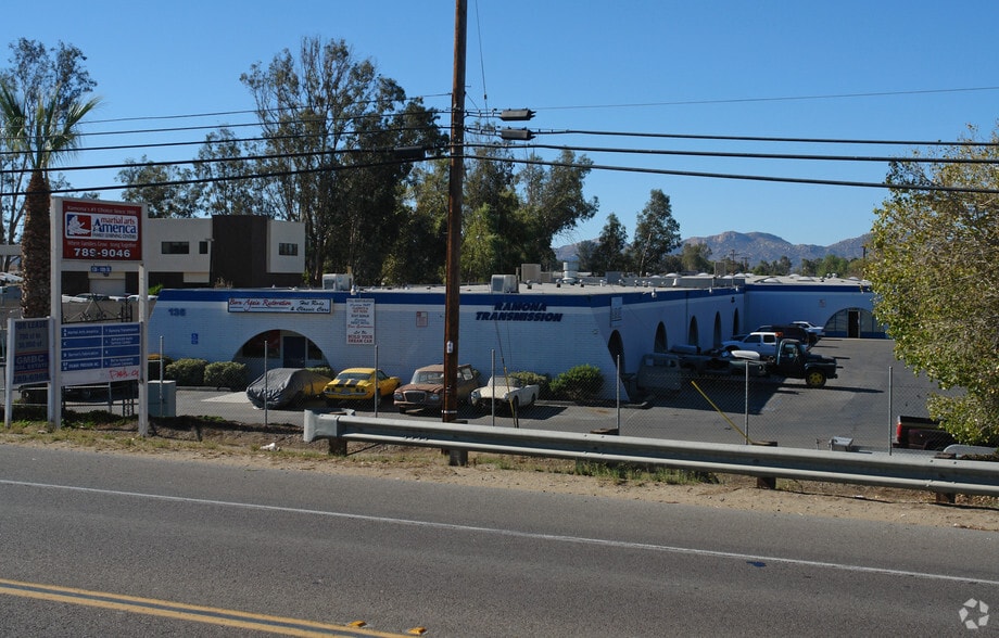 More Photos Of 136 10th St, Ramona Service For Lease