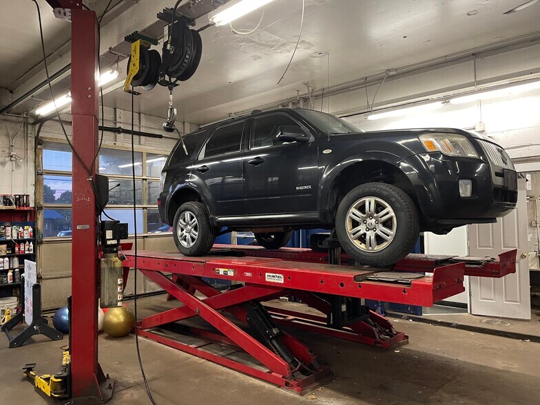 More Photos Of 22101 Lorain Rd, Cleveland Auto Repair For Sale