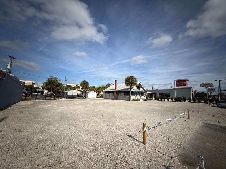 More Photos Of 26 W New Haven Ave, Melbourne Auto Repair For Sale