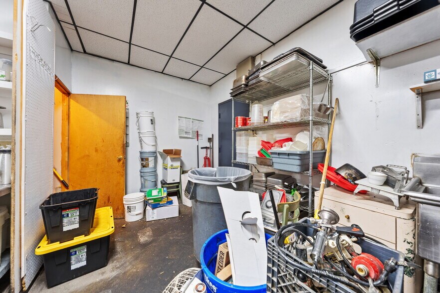 More Photos Of 351 Park Ave N, Renton General Retail For Sale