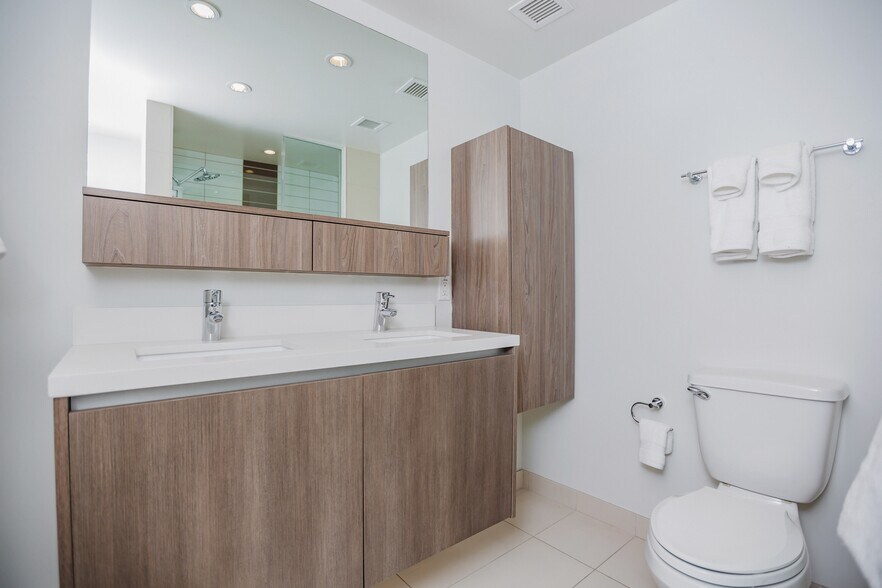 More Photos Of 3460 W 7th St, Los Angeles Apartments For Lease