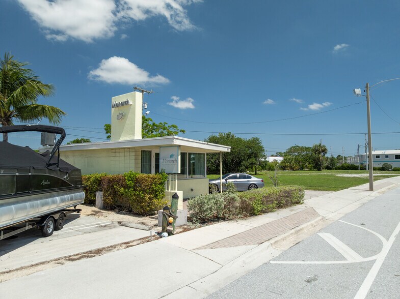 More Photos Of 805 N Federal Hwy, Boynton Beach Freestanding For Sale