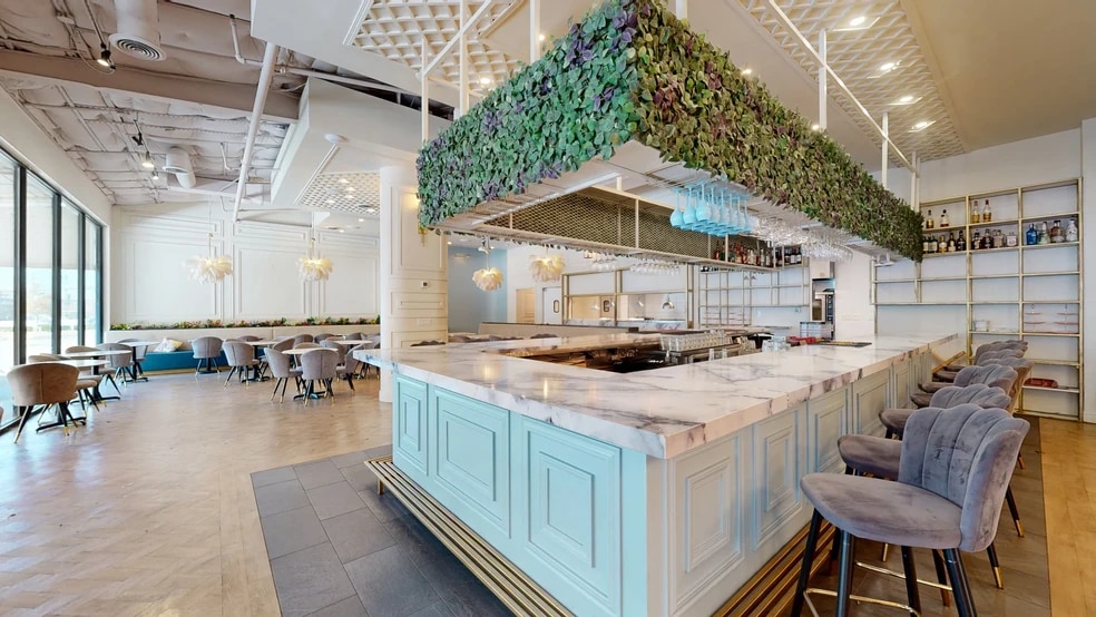 Primary Photo Of 3011 Gulden Ln, Dallas Restaurant For Lease