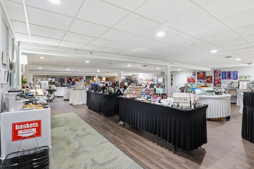 More Photos Of 1 E Church St, Fairport Restaurant For Sale