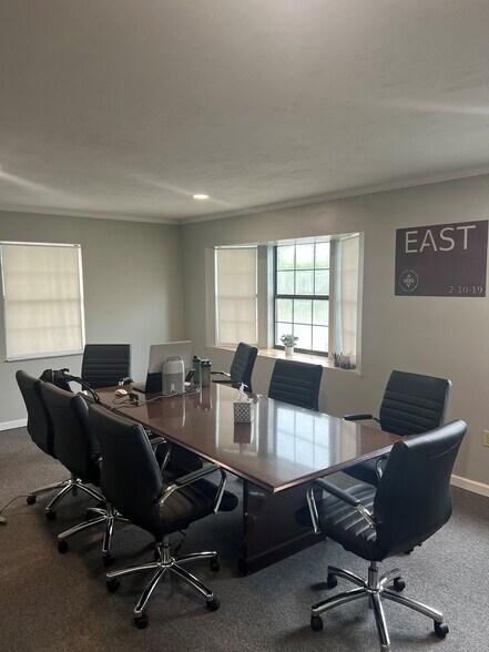 More Photos Of 1377 Cross Creek Cir, Tallahassee Loft Creative Space For Sale