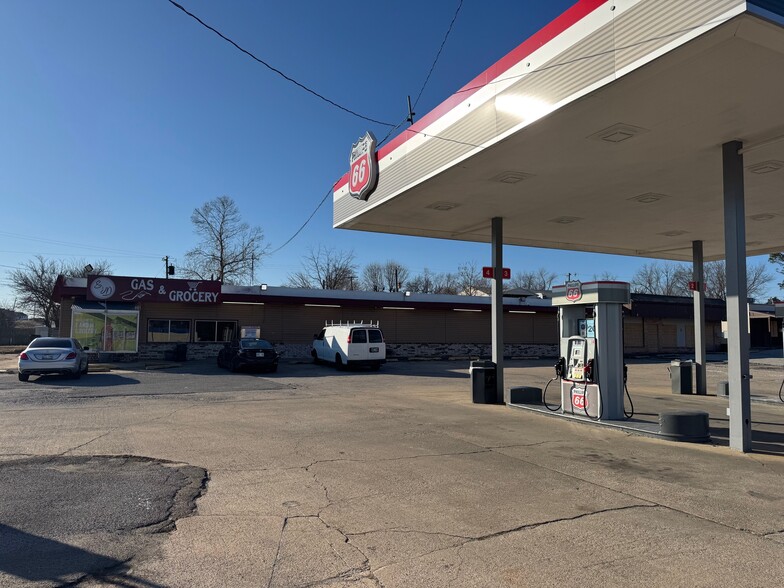 Primary Photo Of 3304 W 61st St S, Tulsa Convenience Store For Sale