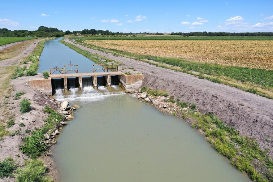 More Photos Of CR 5715, Natalia Land For Sale