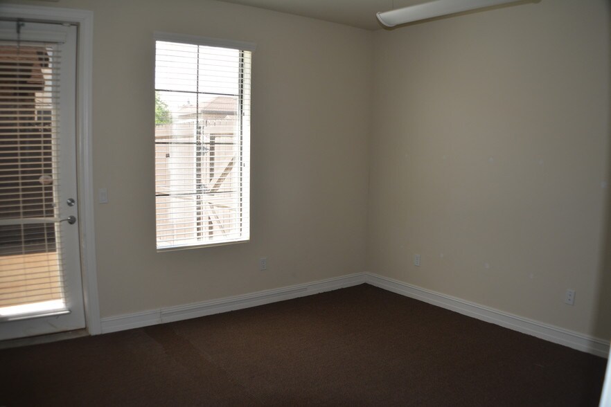 More Photos Of 7021 Kewanee Ave, Lubbock Office For Lease