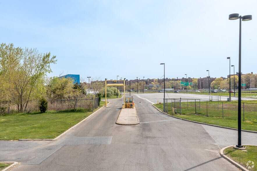 More Photos Of 25-70 Whitestone Expy, Whitestone Land For Lease
