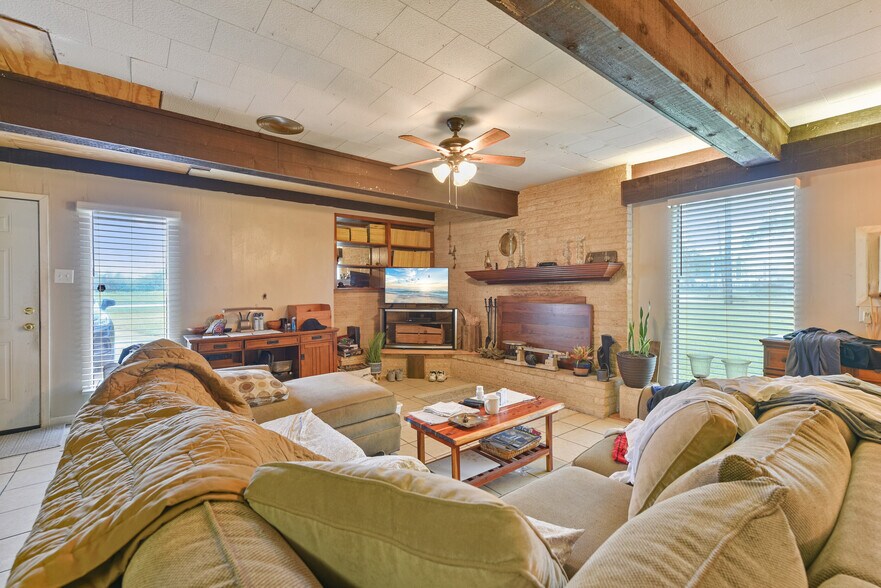 More Photos Of 1804 36th St N, Texas City Multifamily For Sale