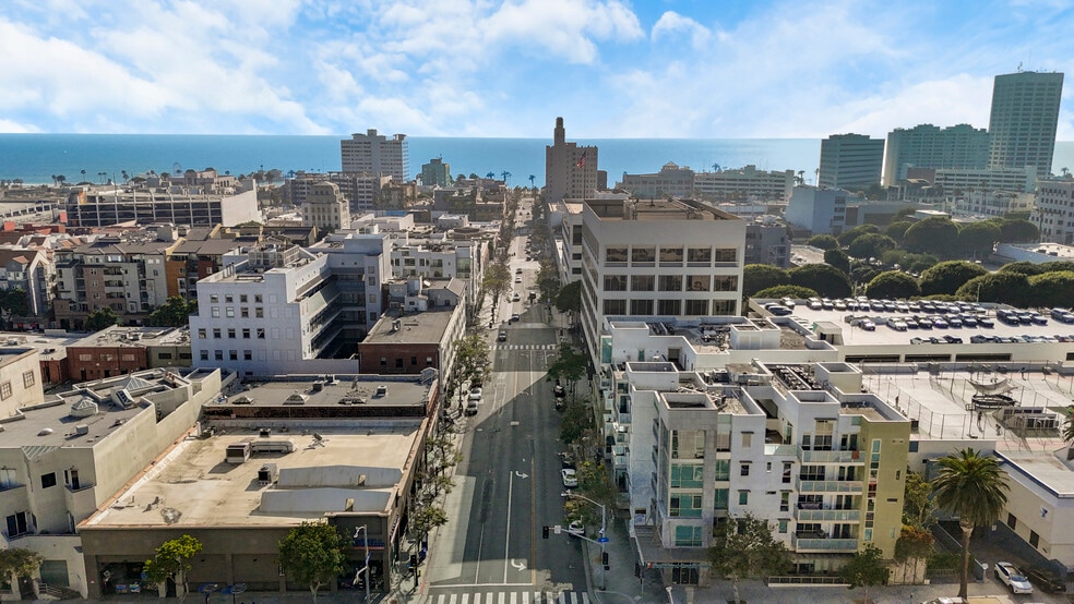 More Photos Of 525 Santa Monica Blvd, Santa Monica Apartments For Sale