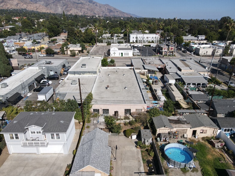 More Photos Of 2065 N Fair Oaks Blvd, Pasadena Warehouse For Sale