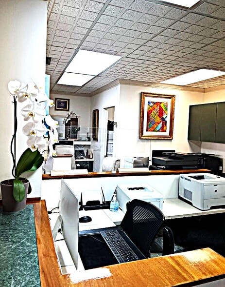 More Photos Of 420 S Dixie Hwy, Coral Gables Loft Creative Space For Sale