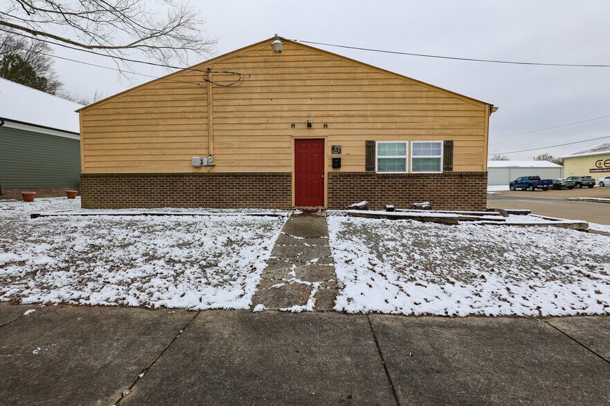 Primary Photo Of 633 N 6th St, Paducah Warehouse For Sale