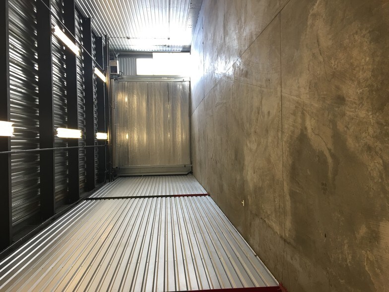 More Photos Of 871 Brickyard Cir, Golden Warehouse For Lease