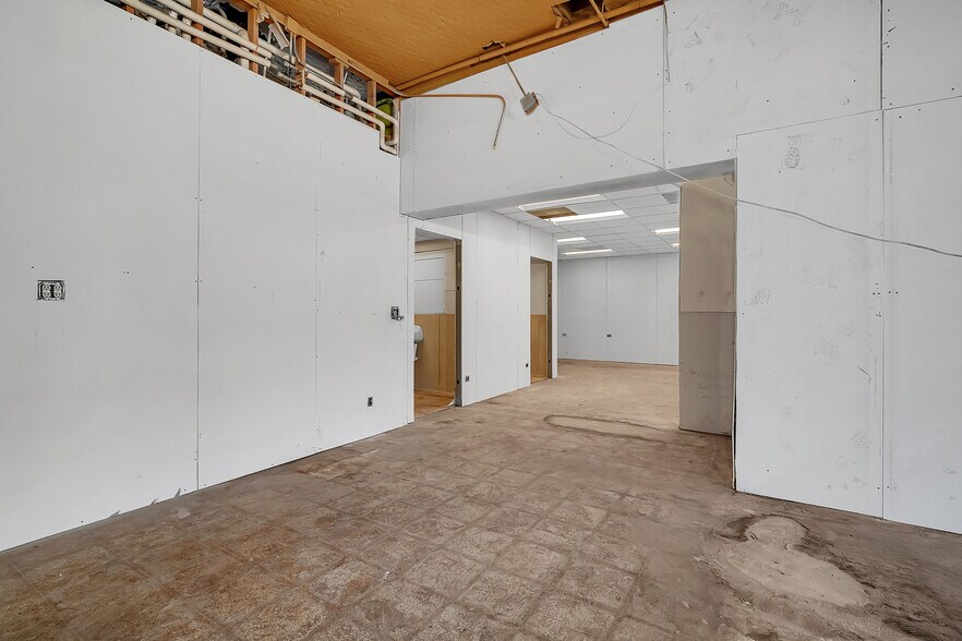More Photos Of 516-518 Depot St, Mazon Storefront Retail Residential For Sale