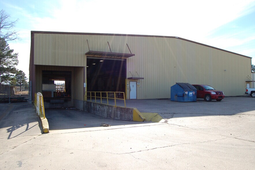 More Photos Of 3245 Stagecoach Rd, Keithville Warehouse For Lease