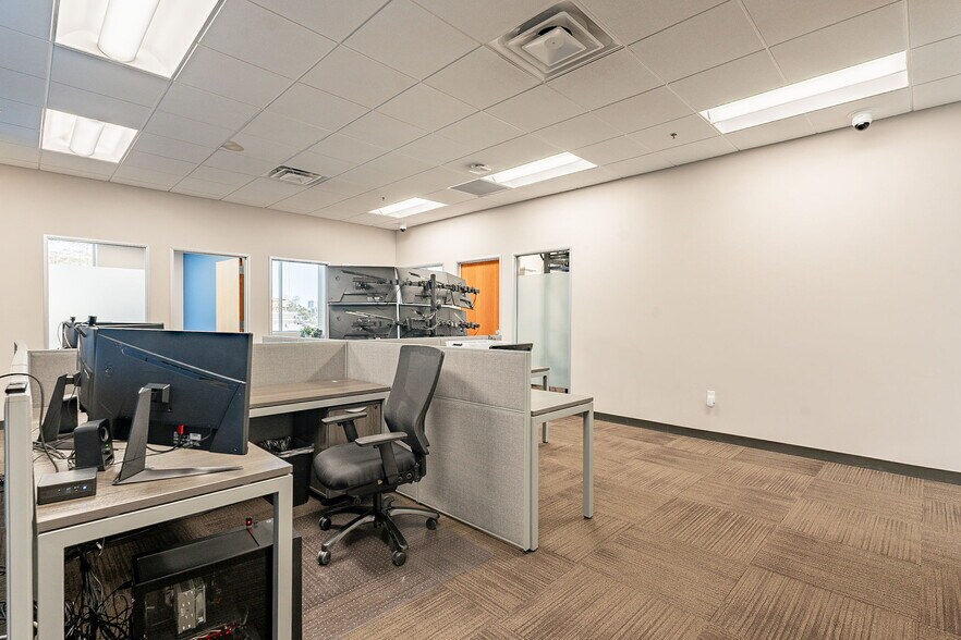 More Photos Of 1095 W Rio Salado Pky, Tempe Office For Lease
