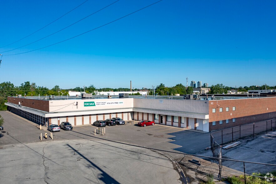 More Photos Of 82 Akron Rd, Toronto Distribution For Lease