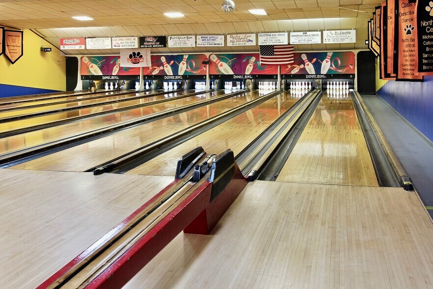 More Photos Of 141 W 7th St, North Bend Bowling Alley For Sale