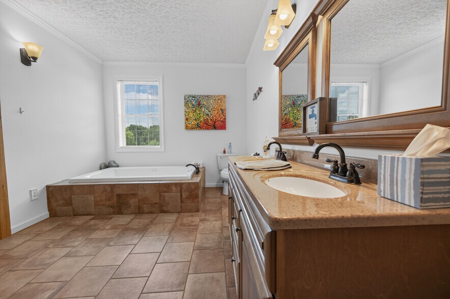 More Photos Of 639 Wagon Wheel Rd, Elk Creek Lodge Meeting Hall For Sale