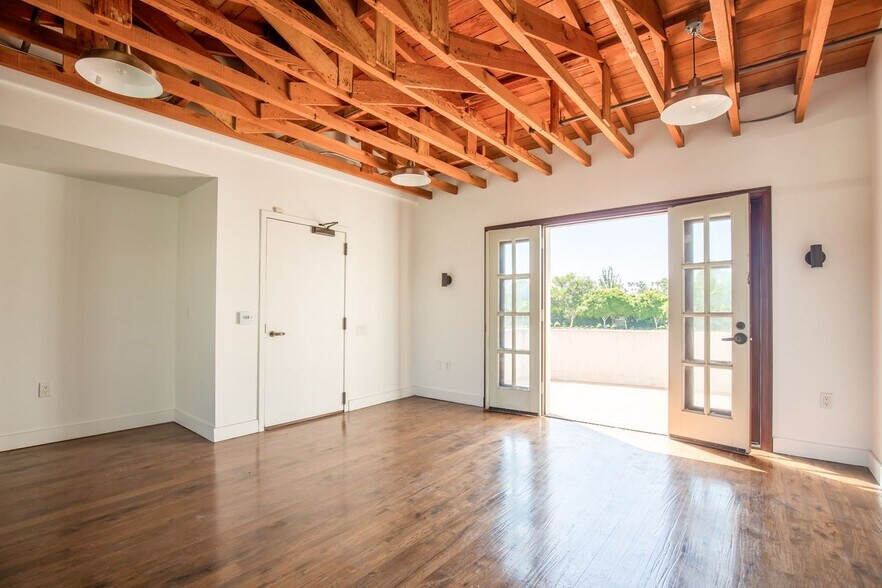 More Photos Of 9308 Civic Center Dr, Beverly Hills Office For Sale