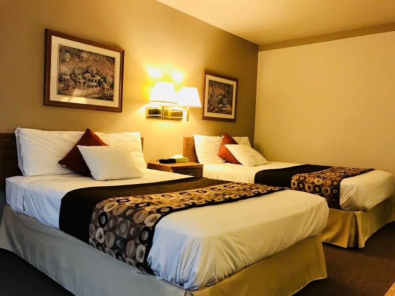 More Photos Of 2100 Fay St, Burlington Hotel For Sale