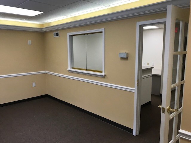 More Photos Of 23 State Route 31 N, Pennington Office For Lease