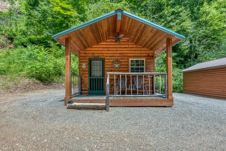 More Photos Of 5340 US-321, Butler Specialty For Sale