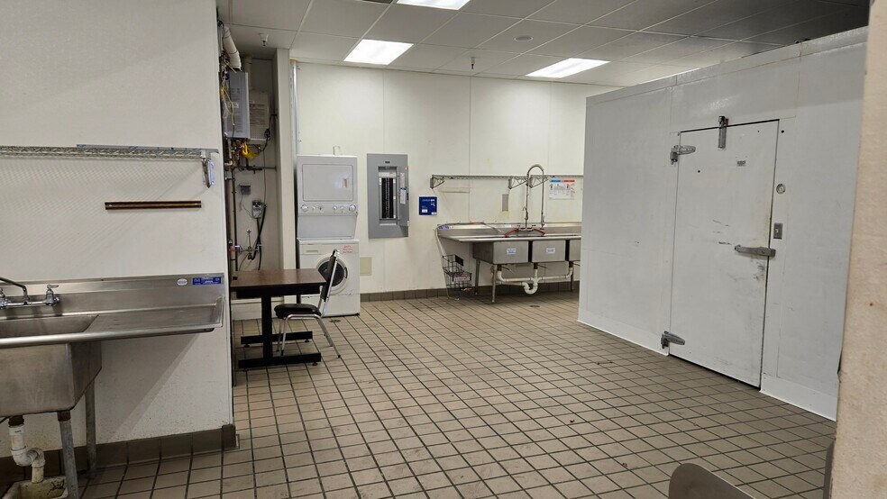 More Photos Of 5600-5628 Watt Ave, North Highlands Unknown For Lease