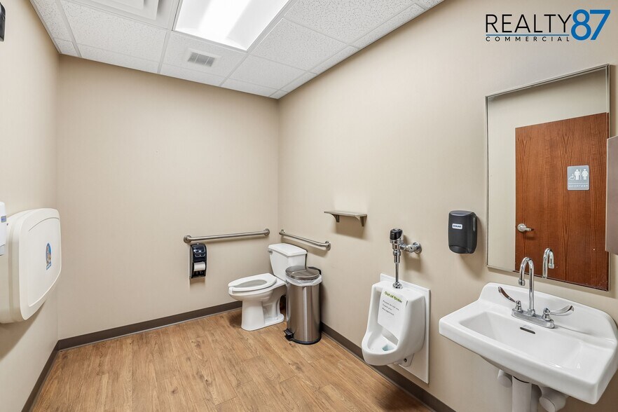 More Photos Of 131 Main St, Hills Office For Sale