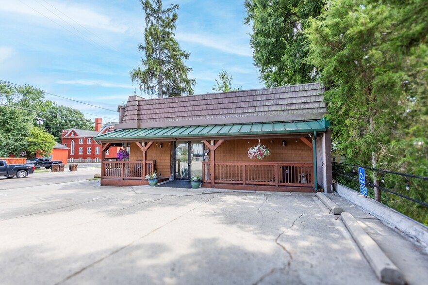More Photos Of 53 E Market St, Germantown Restaurant For Sale