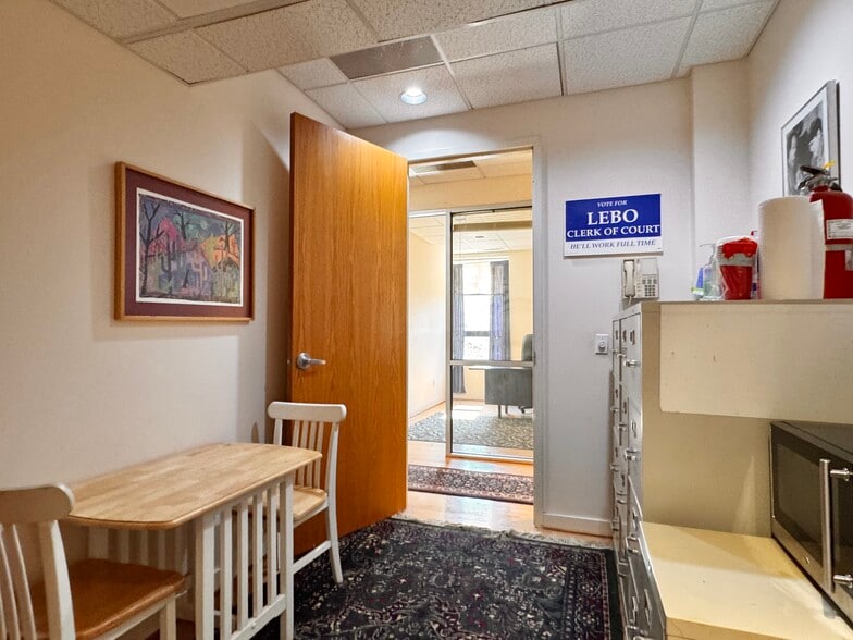 More Photos Of 684 Berkmar Cir, Charlottesville Office For Lease