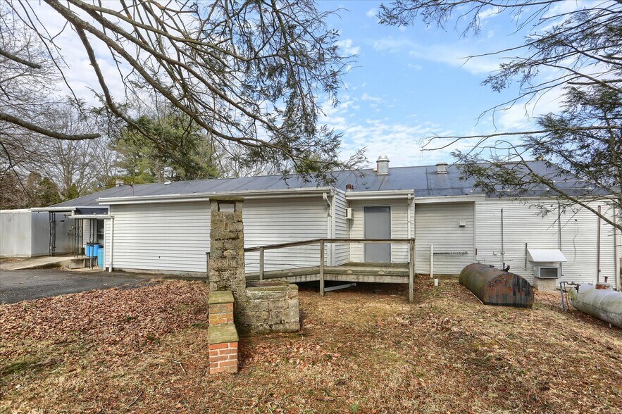 More Photos Of 145 Chamberlaine Ave, Pottsville Flex For Sale