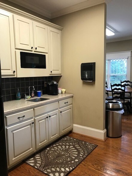 More Photos Of 235 S Glynn St, Fayetteville Office For Lease